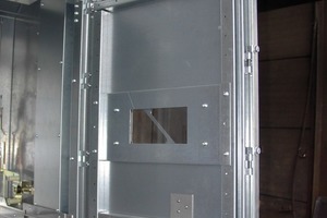  Bild 3: Vielfach-Verrastung der Türen für eine hohe Druckfestigkeit im Störlichtbogenfall 
