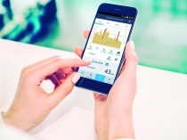 Mit der „Aquarea Smart Cloud“ lassen sich Heizung, K?hlung und Warmwasserbereitung einer „Aquarea“-W?rmepumpe einfach mit einer iOS oder Android-App via Smartphone einstellen.  
