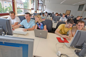  Die Studierenden des Bachelor-Studiengangs „Gebäude-, Energie- und Umwelttechnik“ nutzen in der Vorlesung Heizungstechnik die Software Energy Efficiency Calculation Tool von Siemens.  