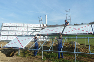  Das „AquaSystem” von Ritter XL Solar, das Wasser statt Frostschutzmittel als Wärmeleitmedium einsetzt, erlaubt eine schnelle und einfache Installation ohne Baukran  